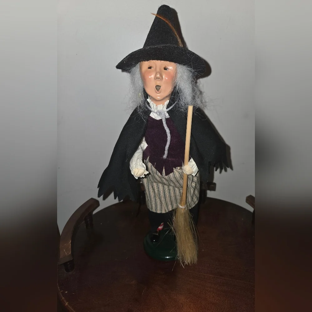 Byers Choice 2001 Classy Sassy Witch - Picture 2 of 8